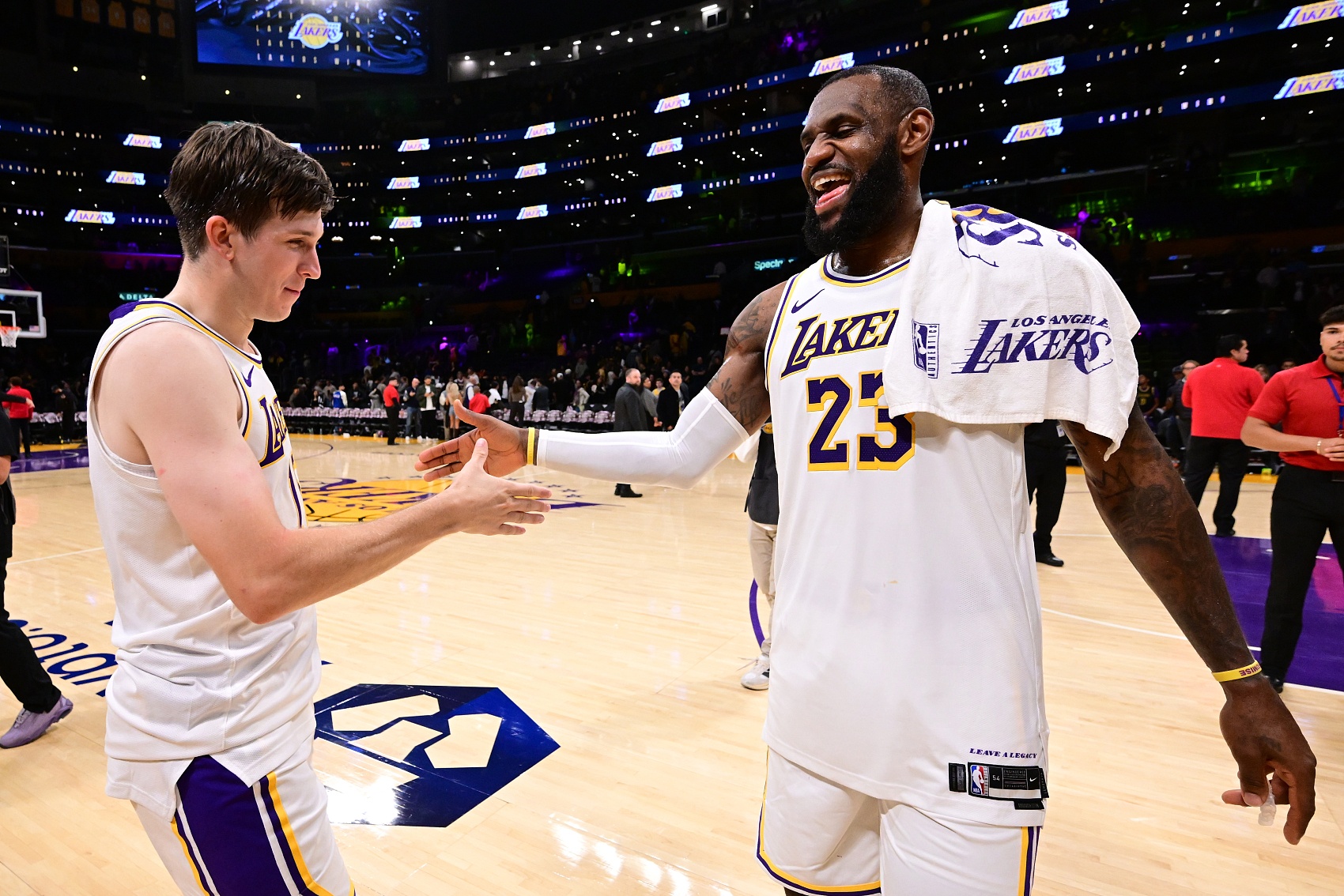 jjb-帕森斯：我很小心眼 如果我是里夫斯的经纪人 我会提议交易詹姆斯