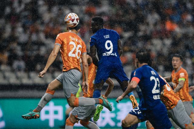 jjb-【中超】阿7破门+伤退阿齐兹戴帽 三镇3比1逆转深足